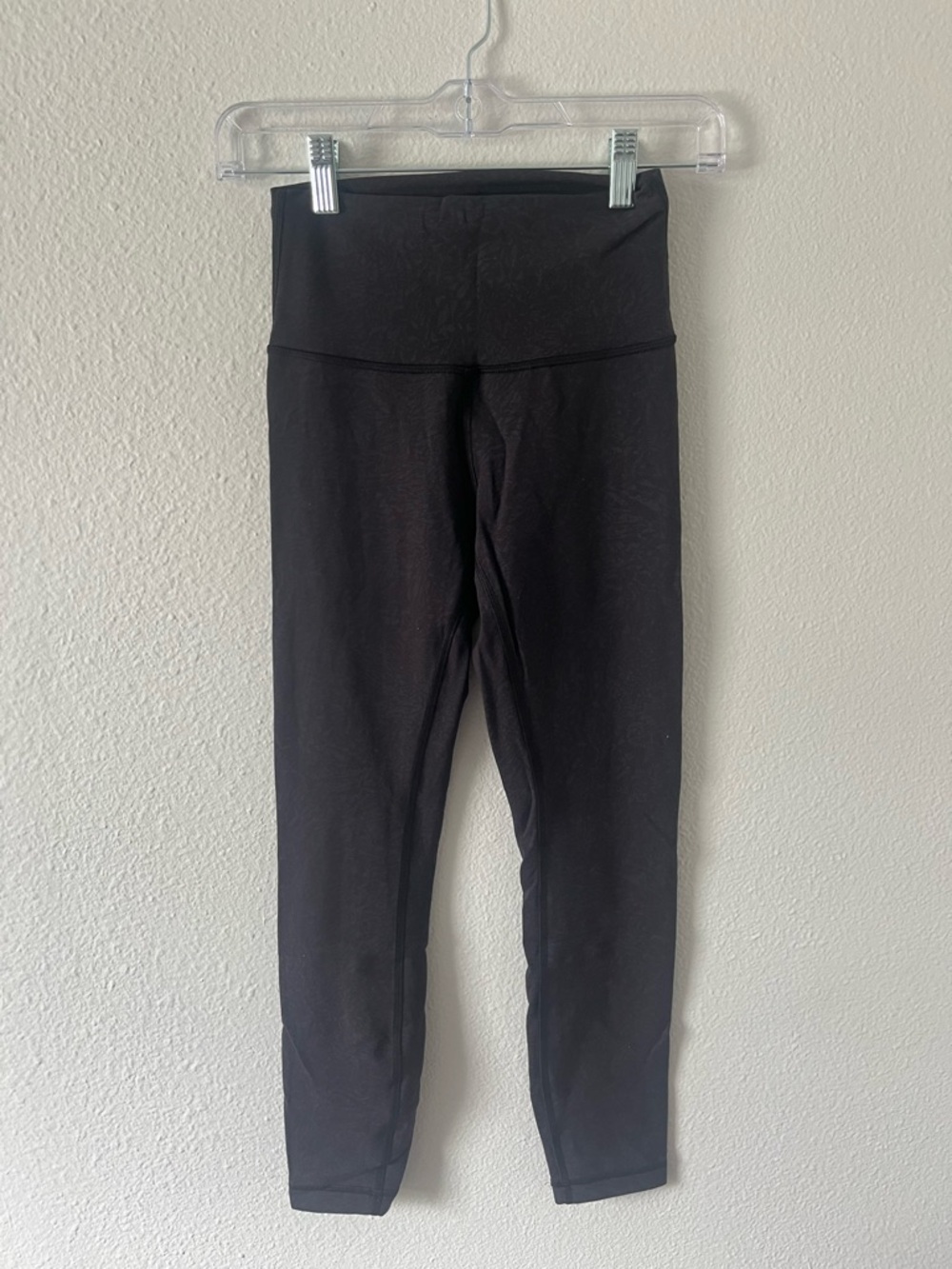 Lululemon Wonder Train Leggings 25” Size 4